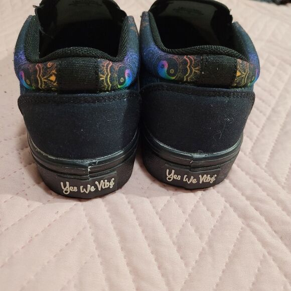 Yes We Vibe Colorful Yin Yang Mandala Slip-on Shoes. Size 7 - Picture 4 of 9